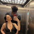 Pevačica (23) trudna sa fudbalerom iz Afrike: Objavila prve trudničke slike iz kreveta, on je drži za stomak