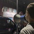 Leskovčani poručili večeras policiji: I gaće smo vam mi kupili! Pa, koga onda vi to čuvate?! – VIDEO