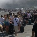 Hrvati videli slike iz Grčke pa poručili: Ako je ovo budućnost turizma, ne trebate nam na Jadranu, stravično je (video)