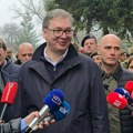 Prikaz vojnog naoružanja u kasarni Mija Stanimirović. Vučić: Veoma moćno oružje štiti građane Niša