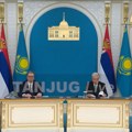 Razmena potpisanih dokumenata predsednika Srbije i Kazahstana