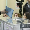 "Od nastupa opozicionog bloka zavisi da li će režim biti poražen": Analitičari o predstojećim izborima