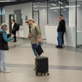 (Video) Nepoznata žena mu prišla i izjavila saučešće: Darko Lazić stigao u Beograd nakon nastupa, posvetio se poslu nakon…