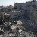 U izraelskom bombardovanju izbegličkog kampa u Pojasu Gaze ubijeno pet osoba