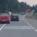 Sekunde ih delile od tragedije! Za dlaku izbegnut sudar kod Novog Pazara: Snimak izazvao lavinu komentara (video)