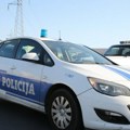 Узнемирујући снимак из Будве: Мушкарац на балкону брутално злоставља пса, животиња цвили од бола