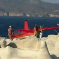 Sleteo helikopterom usred poznate plaže, pa izašao da se bućne: Kupači u šoku gledali šta radi, meštani besni! (video)