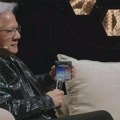 Jensen Huang uhvaćen sa Galaxy Fold telefonom dok razgovara sa Trampom