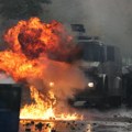 Tirana ponovo gori: Policiju zasuli Molotovljevim koktelima - usledio žestok odgovor FOTO/VIDEO