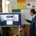Vučić najavio: Pametne table dobilo sedam škola, dobiće ih ukupno 150