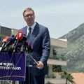 Vučić se obratio iz Kotora Predsednik o rezoluciji: Reč je o političkoj deklaraciji i odluci - da se stavi žig jednom…