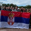 Siniša Mali stigao u Niš na svenarodni sabor! Odmah razvio zastavu Srbije: Dobra energija u ovom gradu potvrđuje da smo na…