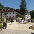 U manastiru Tumane 1. juna presvlačenje moštiju svetog Zosima Tumanskog Čudotvorca