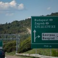 Ovako ponašanje jedno je od najiritantnijih na autoputu, a nije ni bezbedno: Vozači, znate li čemu služi leva traka?