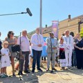 Podizanjem saborske zastave i intoniranjem saborske himne, pesme „Sa Ovčara i Kablara” počeo 64. Sabor trubača u Guči