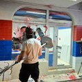 Pogledajte: Prve slike demoliranih prostorija SNS u Novom Sadu spolja i iznutra FOTO