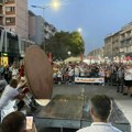 Na 35.Roštiljadi u Leskovcu napravljena pljeskavica od 90 kilograma leskovačkog roštilj mesa