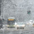 Hladno sa snegom i kišom koja se ledi pri tlu, u Beogradu snežni pokrivač visine do 20 centimetara