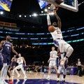 Brutalno zakucavanje Džejmsa u pobedi Lejkersa, da li su ovo najgori Kingsi u NBA ikada?