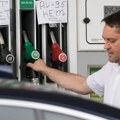 Opšti haos! Policija hapsi Ruse koji se žale zbog nestašice goriva, ljudi se tuku u redovima na pumpama!