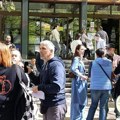 Skup podrške predsedniku sindikata Instituta za ratarstvo koji je dobio otkaz, u četvrtak ispred novosadskog suda