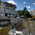 „Šta je, bre, ovo, ljudi“: Reporterka Danasa na mestu gde se urušio beton, zbog čega su stanari evakuisani (FOTO)