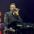 Petar Grašo započeo koncert, pa publici otkrio šta je popio da se opusti pred nastup: "Malo da me rastrese..."