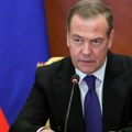 Medvedev: Tramp pokazao hrabrost privremenom obustavom dela sankcija Rusiji