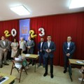 Ministar Milićević obišao kragujevačke osmake na polaganju ispita za upis u srednje škole