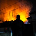Stradao muškarac u velikom požaru u Kragujevcu! Vatra izbila u stanu, 11 vatrogasaca smirivalo vatrenu stihiju