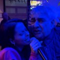 (Video) Žena Darka Lazića zapevala sa Ljubom Aličićem: Katarina napravila ludilo u klubu uz cecin hit, a evo kako je pevač…