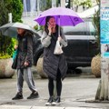 Danas će vam biti potrebni kišobrani: U jednom delu zemlje se očekuje kiša, u Banatu na snazi žuti meteoalarm zbog vetra