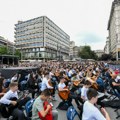 Hiljadu gitara na Trgu Republike: Održan „Koncert za rekord“ FOTO