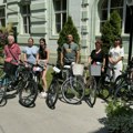 Puna gradska kuća u Zrenjaninu: Dodeljeni bicikli i proglašeno najlepše dvorište (foto)