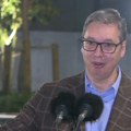 Jel' se šalite? Nije toliko glup... Vučić za Alo! o optužbama Đilasa da je on prodao NIS - Predsednik se nasmejao, nije…