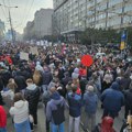 Studenti i građani i danas odali poštu stradalima u nesreći na Železničkoj stanici u Novom Sadu