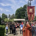 Kreće litija kroz Kragujevac (VIDEO)