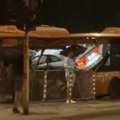(Video, foto) automobil uleteo u gradski autobus: U njemu bio samo jedan putnik koji je poginuo: Četiri osobe iz kola preživele…