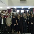 „Reciklirana elegancija: Đaci u Novom Pazaru spojili modu i održivost“