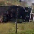 Nesreća na autoputu: Autobus se prevrnuo, povređeno 46 navijača