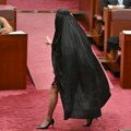 Australijska desničarska senatorka u znak protesta nosila burku u parlamentu