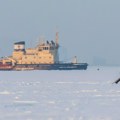 Isplovio ruski tanker-ledolomac za prevoz tečnog prirodnog gasa /video/