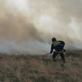 Požar i dalje bukti na Visu