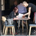 Konobari u Srbiji zarađuju preko 150.000 dinara: Plata 90.000, bakšiš 50.000 – ova rasprava usijala mreže!