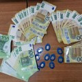 Pokušaj krijumčarenja na prelazu Gradina u džepovima jakne 40.000 evra i 10 zlatnih pločica