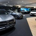 Besni radnici Mercedesa protestuju protiv prodaje auto-salona