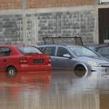 Najmanje 14 osoba poginulo u poplavama Kuće se nalaze pod vodom, bujica nosi sve pred sobom (foto/video)