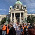 Protest prosvetara ispred Skupštine Srbije i štrajk u školama, premijer poziva sindikate da prihvate ponudu vlade