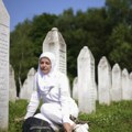 Komemoracija u Srebrenici: Posle 28 godina danas sahrana 30 žrtava, sirene se oglasile u Sarajevu u podne