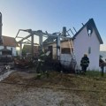 Draganu izgoreo automobil i deo kuće - sumnja da mu je požar podmetnut
